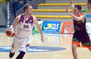 Amen Scuola Basket Arezzo: Claudio Castelli confermato in maglia amaranto