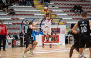 Chiusi di orgoglio torna alla vittoria. Con Stella Azzurra è 79-74