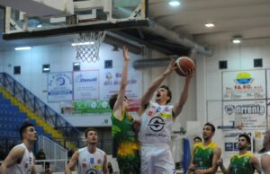 Cecina è la nuova capolista solitaria, Prato cede ad Arezzo, Castelfiorentino ad Agliana. Nella corsa ai playoff squilla la Mens Sana