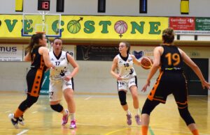 Riflettori sulla corsa ai playoff, lottano in tre per due posti. In vetta si incrociano le prime quattro della graduatoria