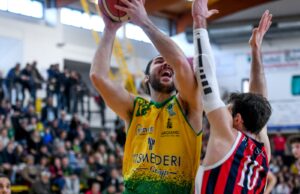 Il Costone Siena e Thomas Pisoni ai saluti