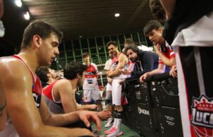 Basketball Club Lucca e coach Francesco Nalin ai saluti