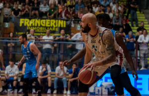 Serie B Nazionale, Avellino annulla il primo match ball a Montecatini, Roseto vince a Livorno