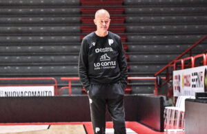 Debutto casalingo sulla panchina di Estra Pistoia per coach Markovski nel duello alla capolista Dolomiti Energia Trentino