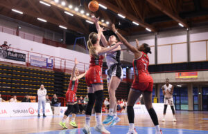 La Cestistica regge solo un quarto, poi Costa Masnaga allunga e vince al PalaMariotti 55-71