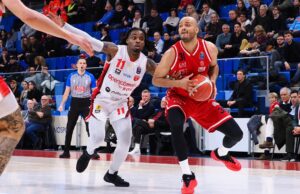 LBA: Brescia e Bologna sempre al comando. Il derby lombardo è di Varese, Cantù fa il colpo a Reggio Emilia