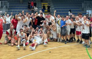 La Pallacanestro Massa promossa in Divisione Regionale 2. Le parole di coach Pedrini e di Capitan Simoncini